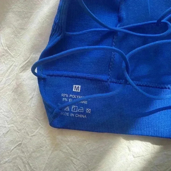 Open back Strappy Sports Bra - Picture 3 of 3